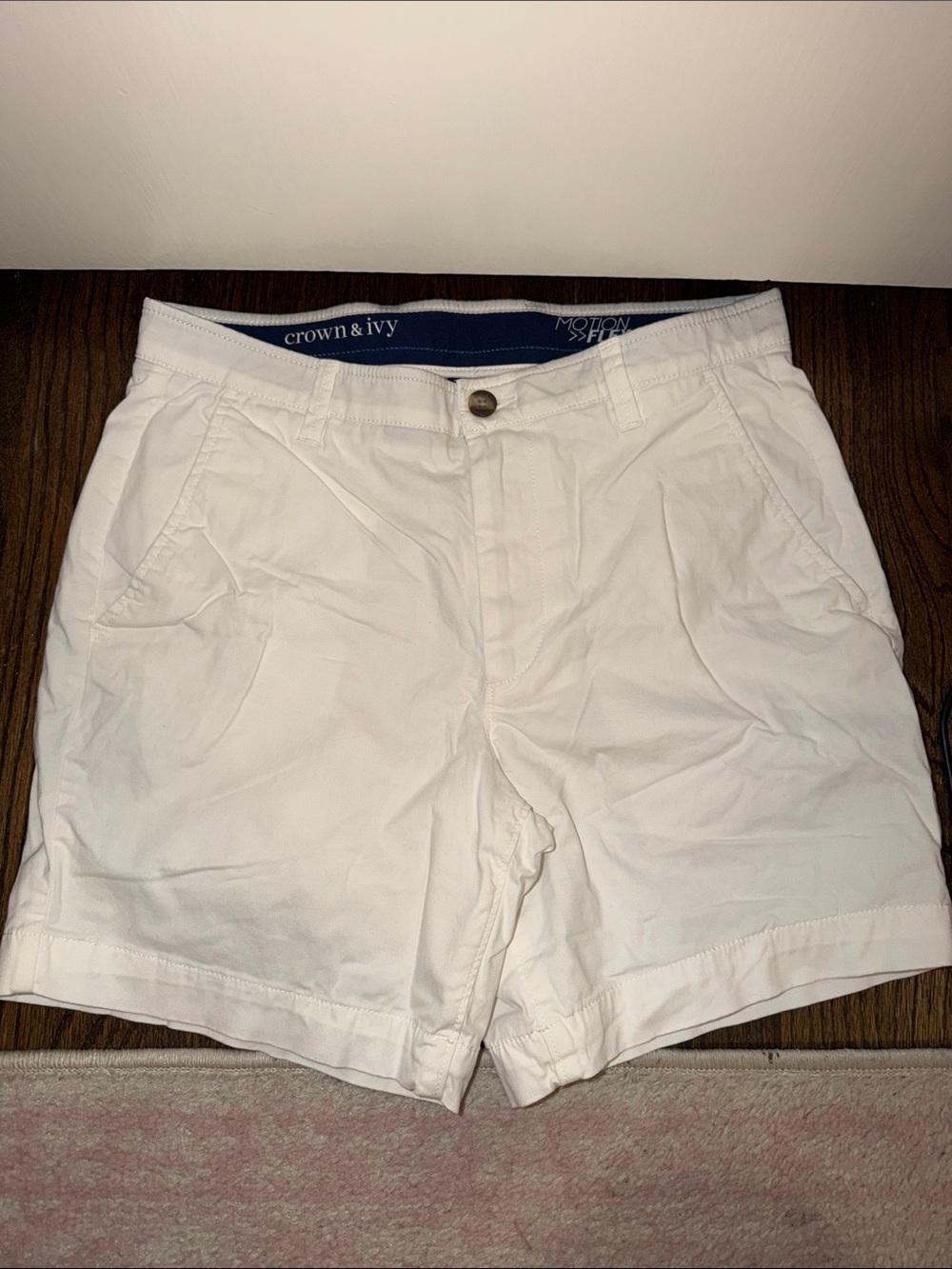 crown & ivy White Men’s size 32 Flat Front Chino Shorts